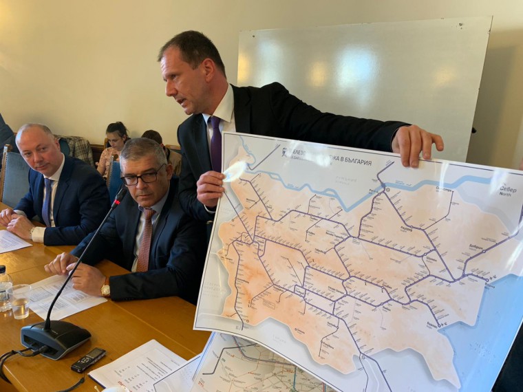 The management team of Bulgarian State Railways represented its main priorities to the Transport, Information and Communications Committee