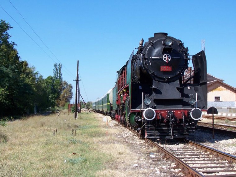 Музеен парен локомотив 01.23. Първото му възстановяване се извършва през 1988 г. по повод 100 г. ЖП тракция и Локомотивно депо София.