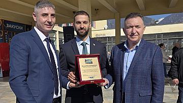 С тържествена церемония на гарата в Карлово БДЖ представи най-новия си локомотив "Васил Левски"